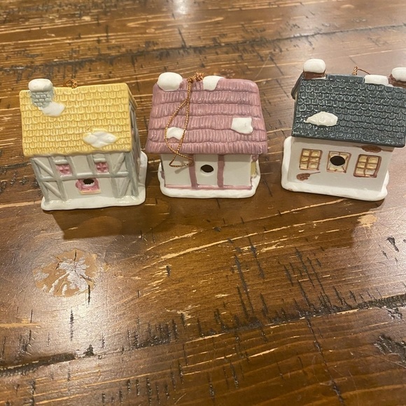 SET of Three Vintage Readers Digest Ceramic Bell Ornaments circa 1991 - Picture 3 of 13